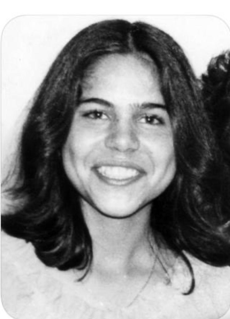 A portrait photograph of Mona Mahmudnizhad